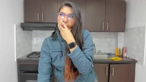 Snapshot of luna_dumont chatting on 05-19-26, 11:16 luna online show from 05-19-26, 11:16
