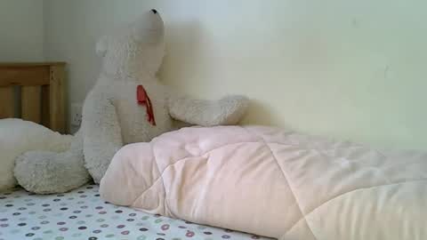 Snapshot of luna_empress chatting on 05-01-26, 06:18 maskedmalkia online show from 05-01-26, 06:18