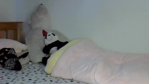 Snapshot of luna_empress chatting on 05-03-26, 02:45 maskedmalkia online show from 05-03-26, 02:45