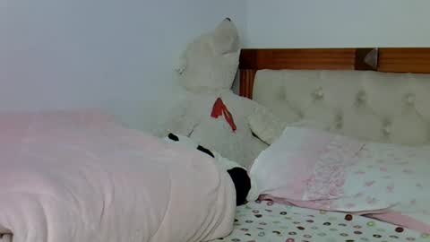 Snapshot of luna_empress chatting on 06-04-26, 03:45 maskedmalkia online show from 06-04-26, 03:45