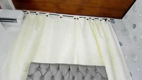 Luna Eva online show from 02-20-25, 06:13