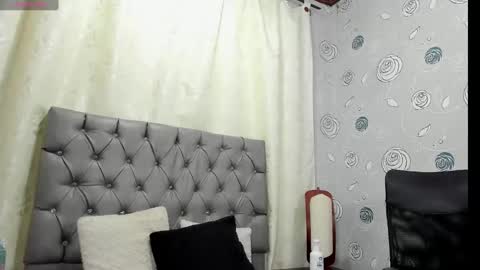 Luna Eva online show from 10-09-25, 02:37