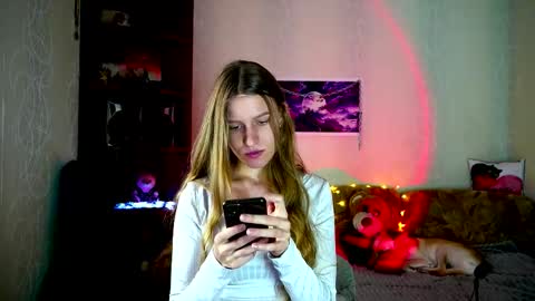 Snapshot of luna_evan chatting on 10-29-25, 07:54 luna_evan online show from 10-29-25, 07:54