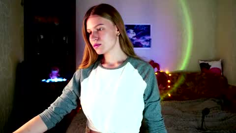 Snapshot of luna_evan chatting on 11-18-25, 07:57 luna_evan online show from 11-18-25, 07:57