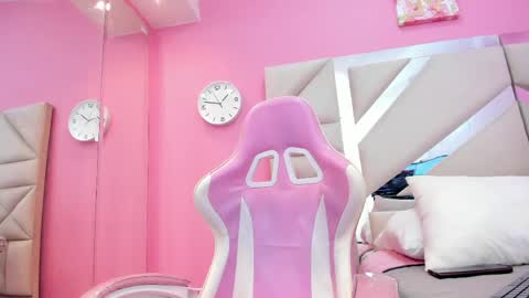 luna_hix online show from 05-01-26, 03:44