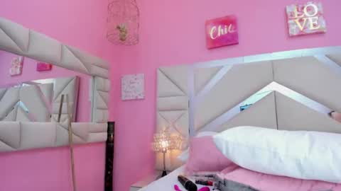 luna_hix online show from 06-25-26, 12:32