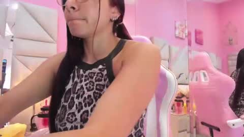 luna_hix online show from 07-18-26, 12:09