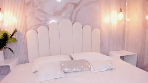 luna_hot_ass online show from 12-05-25, 03:41