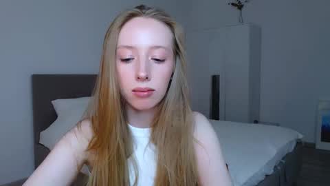 Luna online show from 12-25-24, 10:16