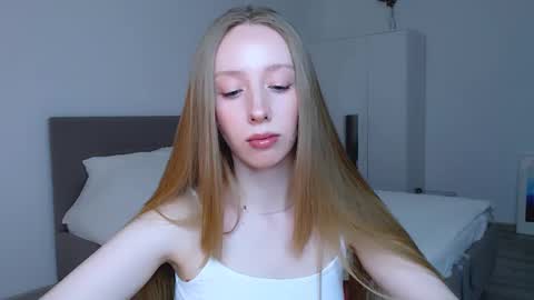 Snapshot of luna_insanity chatting on 12-26-24, 08:00 Luna online show from 12-26-24, 08:00