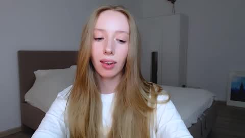 Snapshot of luna_insanity chatting on 12-29-24, 12:41 Luna online show from 12-29-24, 12:41