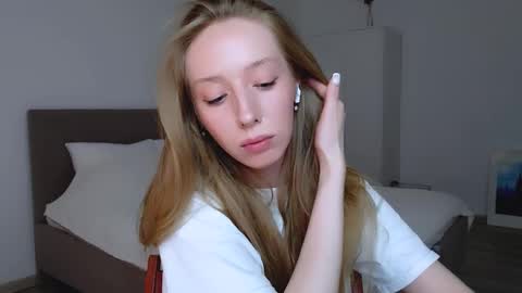 Snapshot of luna_insanity chatting on 01-14-25, 02:19 Luna online show from 01-14-25, 02:19