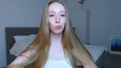 Snapshot of luna_insanity chatting on 01-15-25, 11:19 Luna online show from 01-15-25, 11:19