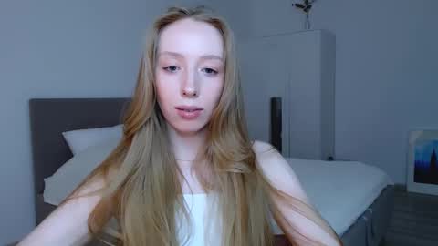 Luna online show from 02-06-25, 03:16