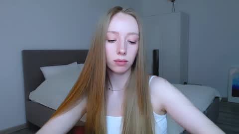 Snapshot of luna_insanity chatting on 02-17-25, 10:03 Luna online show from 02-17-25, 10:03