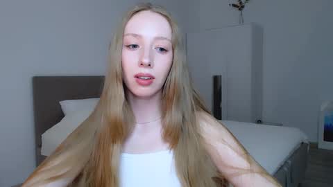 Luna online show from 02-20-25, 11:43