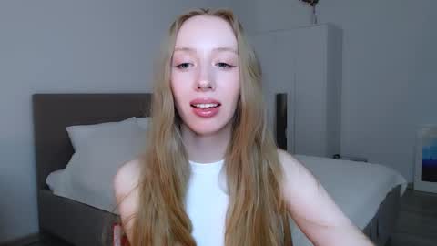 Snapshot of luna_insanity chatting on 03-05-25, 11:27 Luna online show from 03-05-25, 11:27