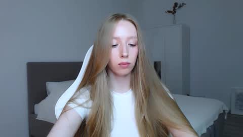 Snapshot of luna_insanity chatting on 09-24-25, 08:45 Luna online show from 09-24-25, 08:45