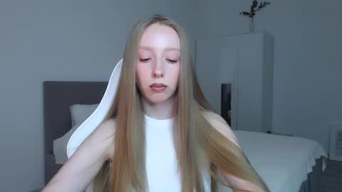 Luna online show from 10-06-25, 08:28