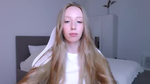 Snapshot of luna_insanity chatting on 11-08-25, 08:18 Luna online show from 11-08-25, 08:18