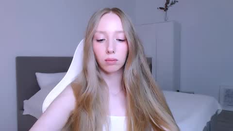 Snapshot of luna_insanity chatting on 11-12-25, 09:03 Luna online show from 11-12-25, 09:03