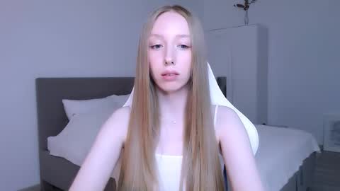 Snapshot of luna_insanity chatting on 11-20-25, 08:19 Luna online show from 11-20-25, 08:19