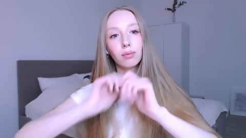 Snapshot of luna_insanity chatting on 12-01-25, 09:20 Luna online show from 12-01-25, 09:20