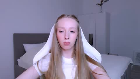 Snapshot of luna_insanity chatting on 12-14-25, 01:11 Luna online show from 12-14-25, 01:11