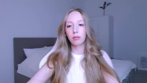 Snapshot of luna_insanity chatting on 12-15-25, 09:19 Luna online show from 12-15-25, 09:19