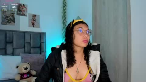 Snapshot of luna_jone chatting on 07-28-26, 12:34 Luna jone online show from 07-28-26, 12:34