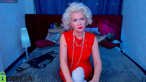 luna_lew1s online show from 11-20-25, 08:58