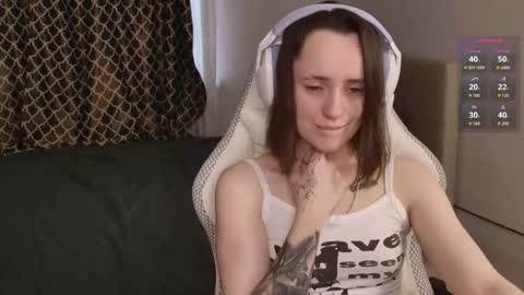 luna_loveeee online show from 10-17-25, 05:10