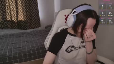 luna_loveeee online show from 04-13-26, 05:13