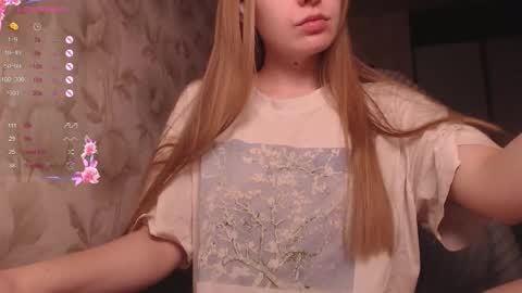 Snapshot of luna_loveisgood chatting on 01-15-26, 11:37 Luna online show from 01-15-26, 11:37