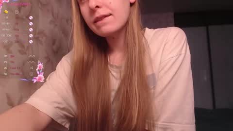 Snapshot of luna_loveisgood chatting on 01-17-26, 09:03 Luna online show from 01-17-26, 09:03