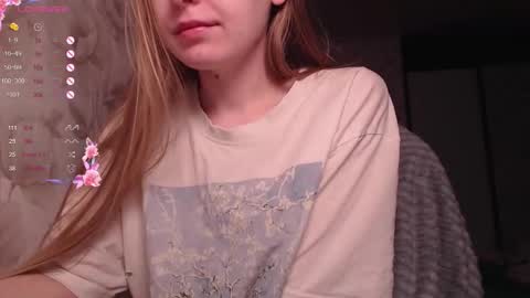 Snapshot of luna_loveisgood chatting on 03-17-26, 09:51 Luna online show from 03-17-26, 09:51