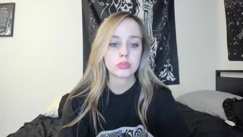 Luna online show from 11-05-25, 05:07