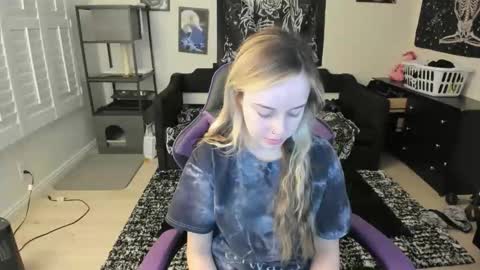 Luna online show from 03-11-26, 02:01