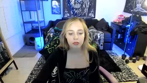 Snapshot of luna_lovelyy chatting on 06-05-26, 06:52 Luna online show from 06-05-26, 06:52
