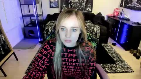 Snapshot of luna_lovelyy chatting on 06-06-26, 06:07 Luna online show from 06-06-26, 06:07