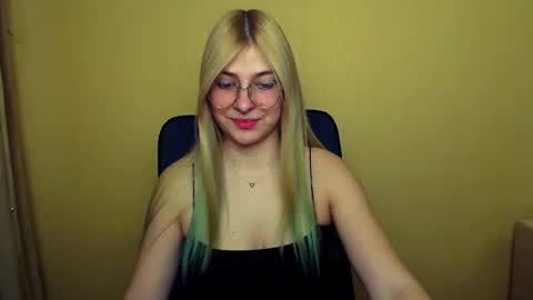 Luna online show from 02-04-25, 08:24