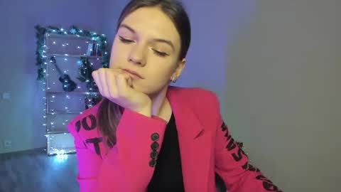 Luna online show from 12-23-25, 04:32