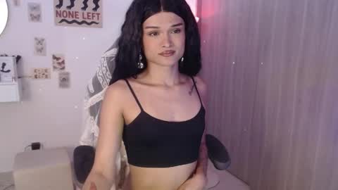 Snapshot of luna_mails chatting on 04-22-26, 12:28 Luna online show from 04-22-26, 12:28