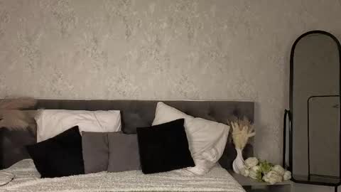 Snapshot of luna_mee chatting on 04-30-26, 01:12 Adele online show from 04-30-26, 01:12