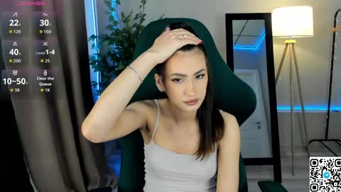 Snapshot of luna_mee chatting on 05-08-26, 01:55 Adele online show from 05-08-26, 01:55