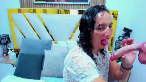 luna_naughty1 online show from 07-28-26, 04:50
