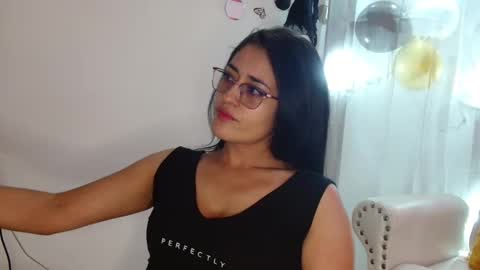 Luna Noire online show from 10-19-25, 07:58