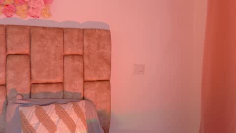 Snapshot of luna_ocampo chatting on 09-09-25, 08:19 online show from 09-09-25, 08:19