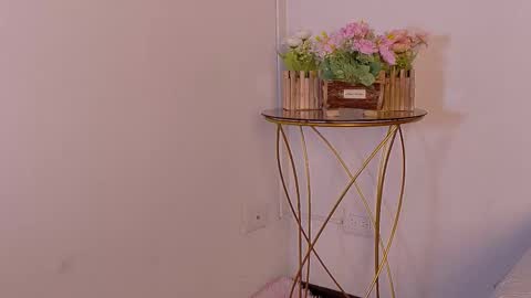 Snapshot of luna_ocampo chatting on 09-18-25, 09:06 online show from 09-18-25, 09:06