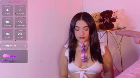 Snapshot of luna_ocampo chatting on 09-23-25, 09:18 online show from 09-23-25, 09:18